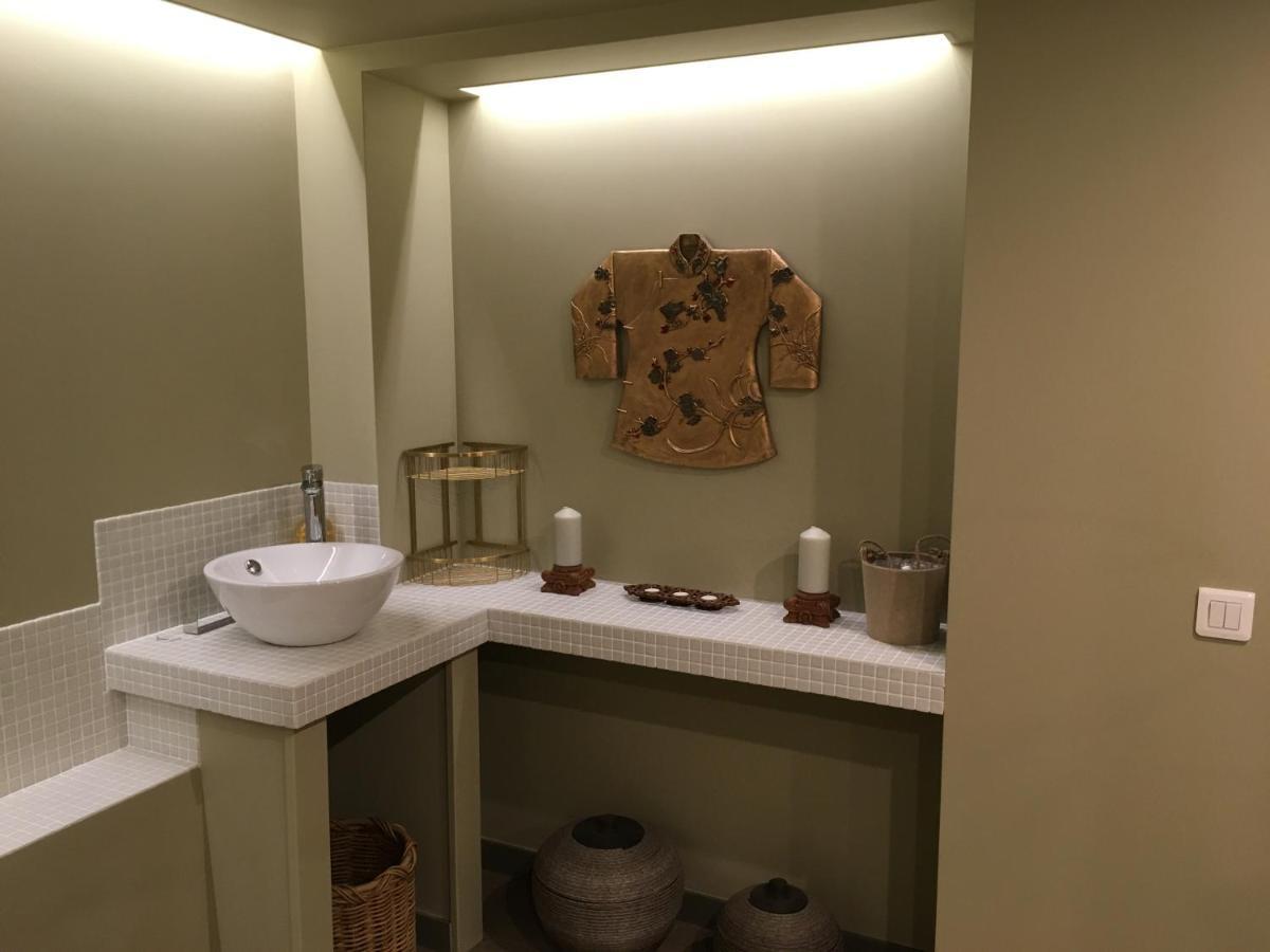 Отель L'Atelier Et Apres Anet Экстерьер фото